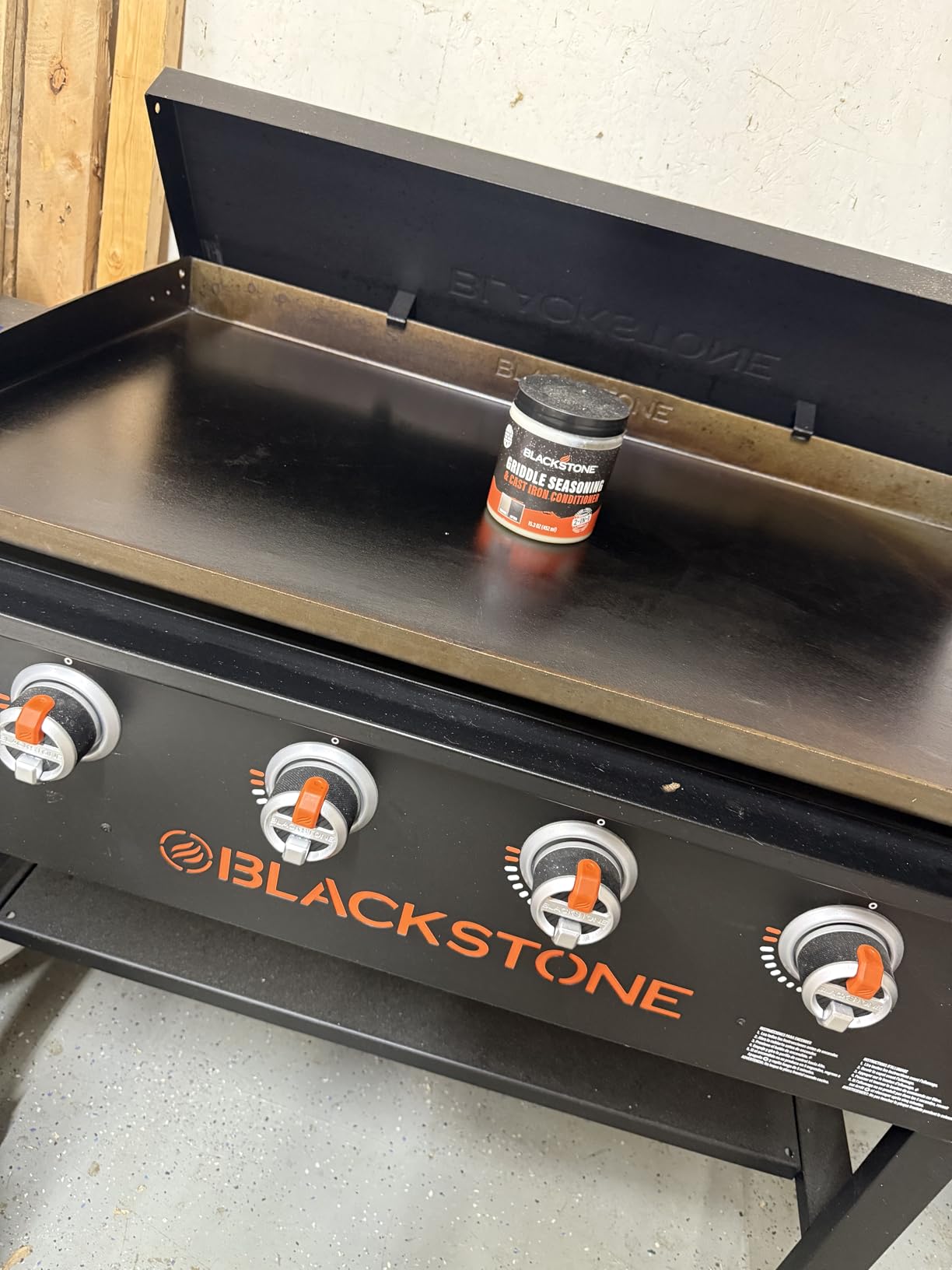 BLACKSTONE Griddle Seasoning and Cast Iron Conditioner, 15.3oz | Blackstone 4146 Seasoning & Conditioner to Protect and Maintain Pristine Griddle Top customer photo 1