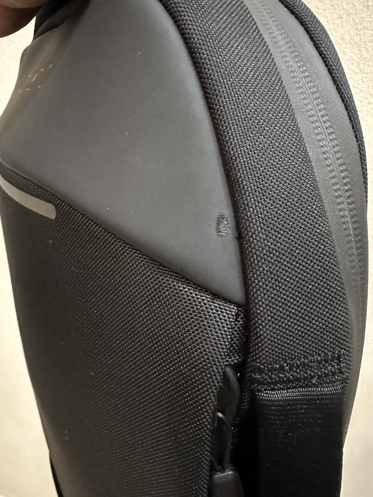Nomatic Navigator 10L Sling Bag - Slim & Lightweight Crossbody Bag, Fanny-Pack - Water Resistant Everyday Bag (Black) customer photo 1