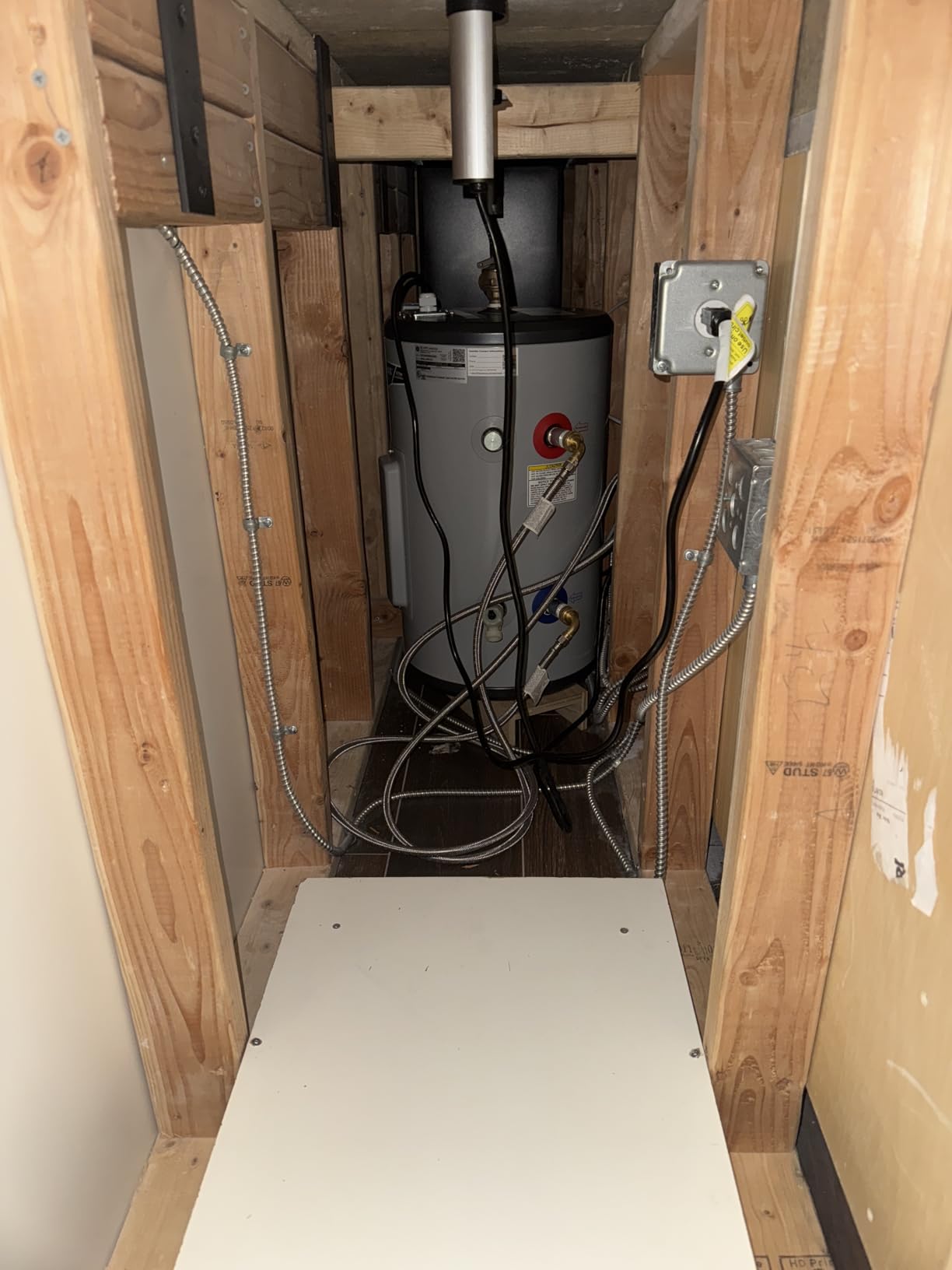 GE Appliances 18 Gallon Versatile Plug and Play Electric Water Heater with Adjustable Thermostat, Easily Installs Where You Want It, 120 Volt customer photo 1