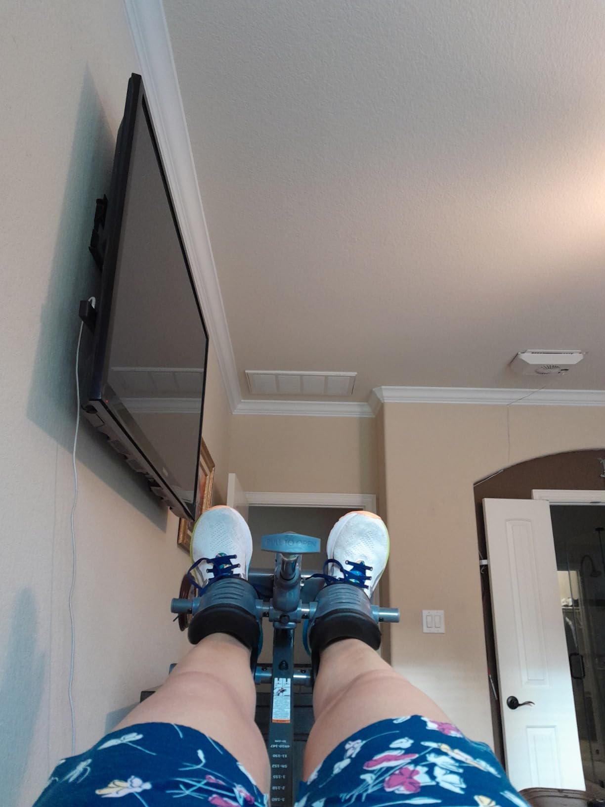 Innova ITM6000 Advanced Heat and Massage Therapeutic Inversion Table customer photo 2