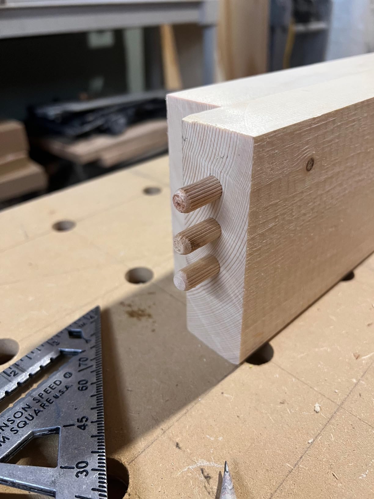 Milescraft 1334 Joint Master - Self-Clamping Aluminum Doweling Jig. Creates Edge, Corner, and Surface Joints. Includes Centering Spacers. For 1/4in, 5/16in, and 3/8in Dowel Pins customer photo 1