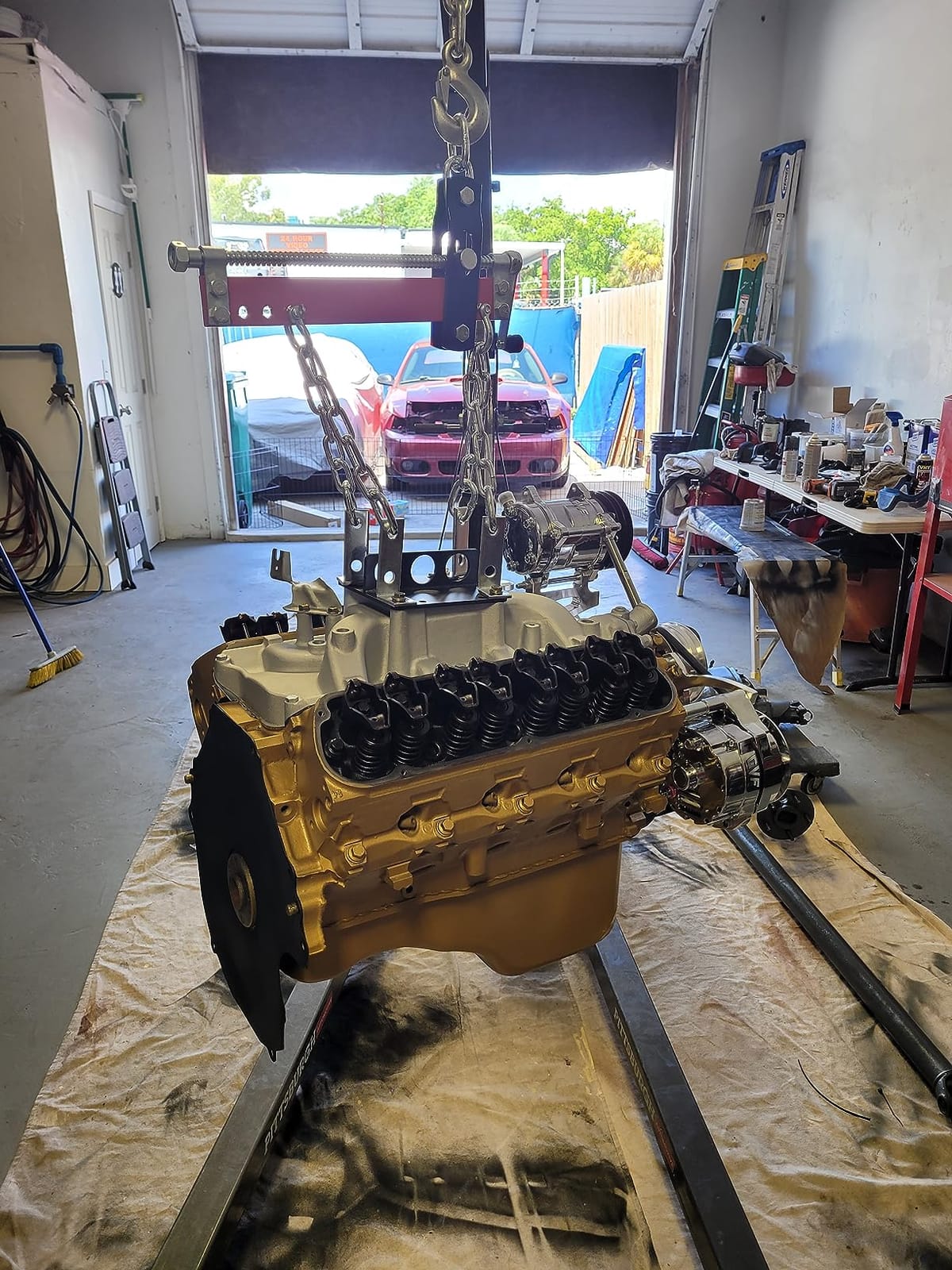 VEVOR Transmission Jack, 0.75 Ton/1660 lbs Capacity Hydraulic Telescopic Transmission Jack, 2-Stage Floor Jack Stand with Foot Pedal, 360° Swivel Wheel, Garage/Shop Lift Hoist, Red customer photo 1