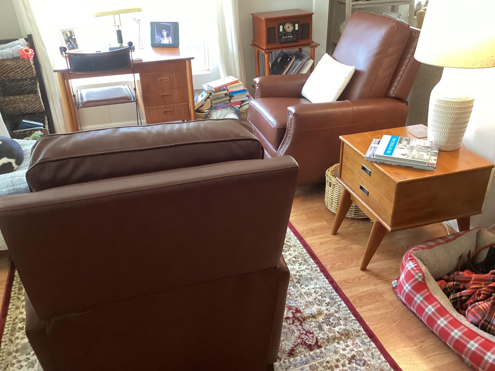 HULALA HOME Genuine Leather Manual Recliner with Solid Wood Legs, Camel | Mid Century Modern Push Back Recliner with Nailhead Trim, Adjustable Backrest & Footrest, for Living Room Home Theater customer photo 1