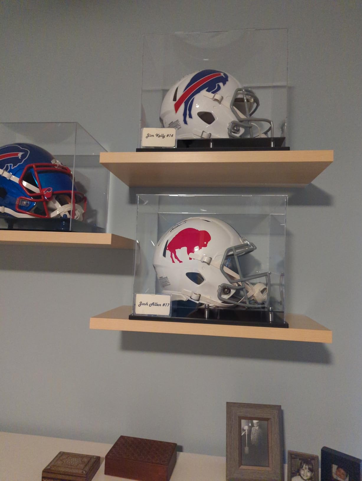 Football Helmet Display case Full Size,Self-Assembly Acrylic Helmet Display Case with Black Protection Holder Base,UV Protection Clear Sports Memorabilia Showcase for Basketball Sneakers customer photo 1
