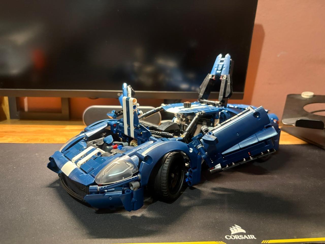 LEGO Technic 2022 Ford GT Building Set customer photo 2