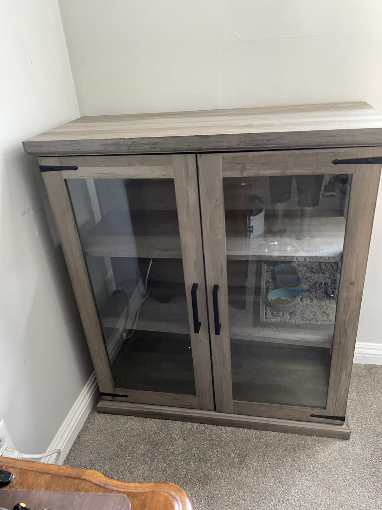 BELLEZE Glass Display Cabinet, Tall Curio Cabinet with Tempered Glass Doors for Living Room, Trophy Display Case - Avalon (Gray Wash) customer photo 1