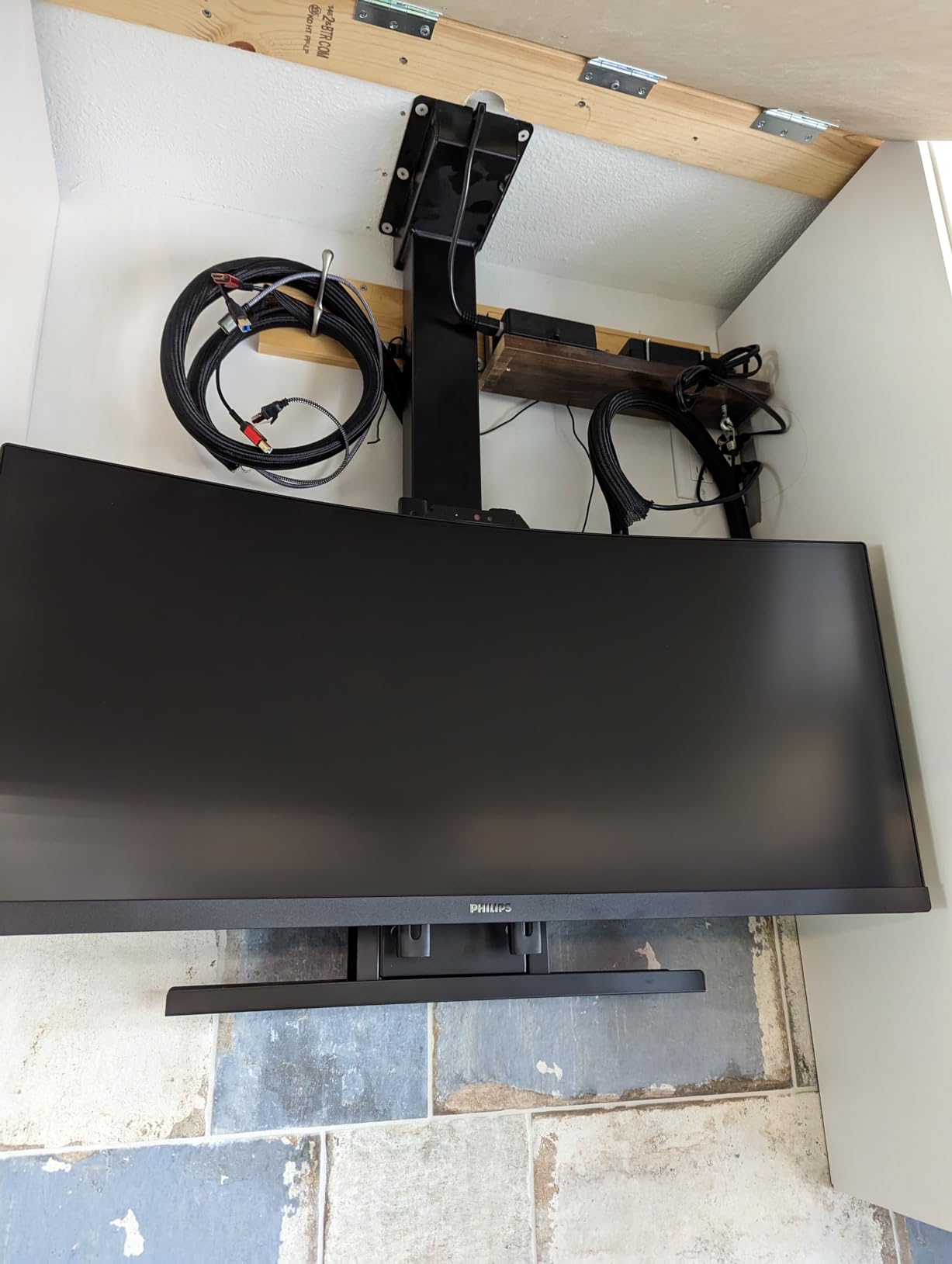 ynVISION.DESIGN Motorized TV Lift Mount for 37