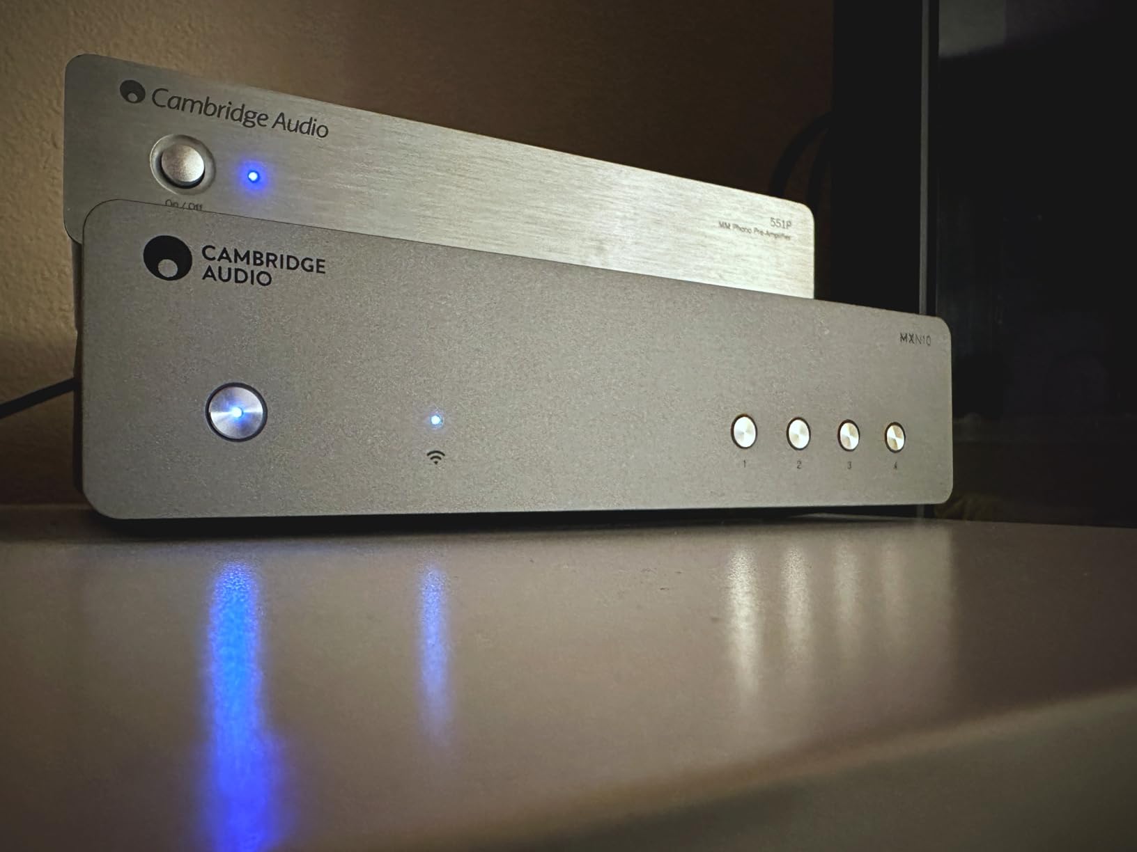 MXN 10 - Compact Separate High Resolution WiFi Network Audio Player and Streamer Featuring Bluetooth 5.0, Internet Radio and ESS Sabre DAC - Lunar Grey customer photo 2
