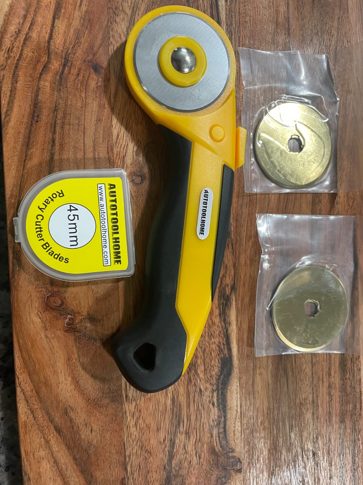 45mm Rotary Cutter for Fabric with 9 Replacement Rotary Blades | Automatic Fabric Cutter with Straight, Crochet, Perforation and Pinking Rotary Blades customer photo 2