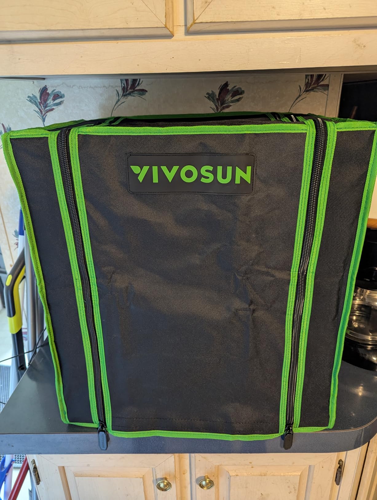 VIVOSUN Small Grow Tent for Aerogarden 20
