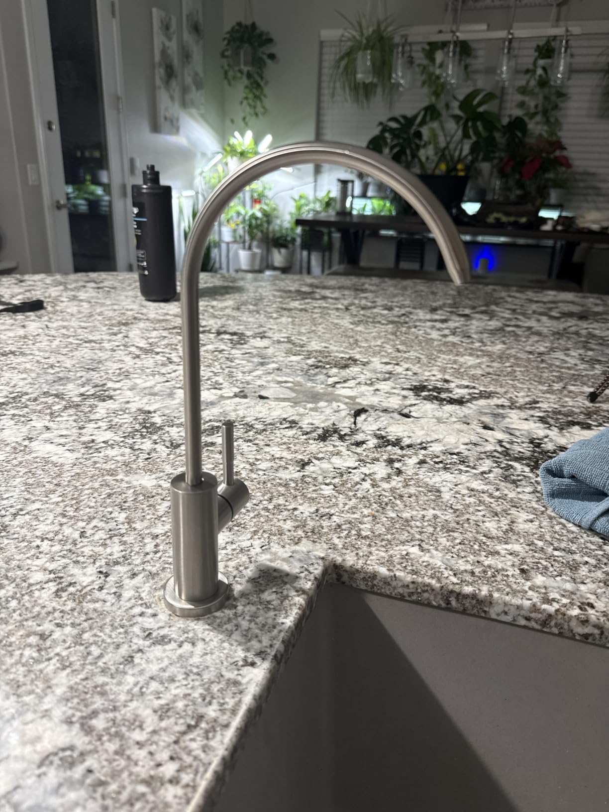 WEWE Matte Black Touchless Kitchen Faucet with Pull Down Sprayer - Motion Sensor Black Kitchen Faucet Spring Single Handle Kitchen Faucets, Stainless Steel Faucet for Kitchen Sink customer photo 1