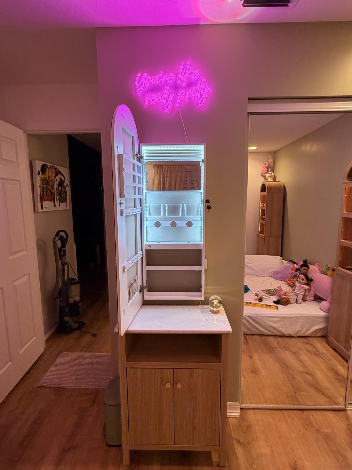 SONGMICS Jewelry Organizer, LED Jewelry Cabinet Wall/Door Mounted, Lockable Rounded Wide Mirror with Storage, Interior Mirror, 3.9 x 16.5 x 42.5 Inches, White Surface with Greige Lining customer photo 2