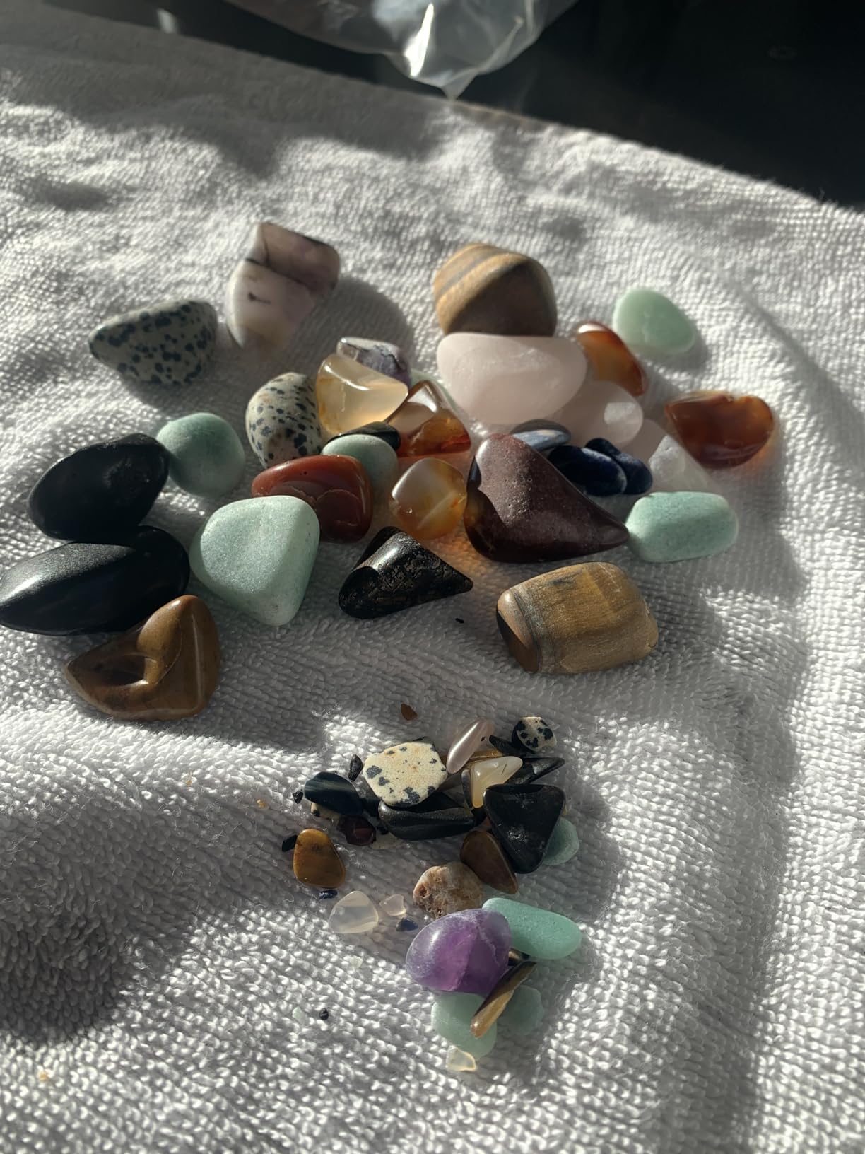 National Geographic Ultra Quiet Rock Tumbler Kit for Kids and Adults | Ultra-Quiet Design, 2 Lb. Barrel, Rough Gemstones, 4-Stage Grit, GemFoam Polish, Rock Polisher, Geology Hobby customer photo 1