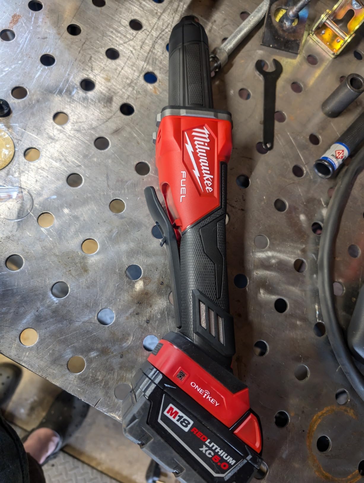 Milwaukee M18 FUEL Variable Speed, Braking Die Grinder, Paddle Switch w/ONE-KEY - Bare Tool Only customer photo 2