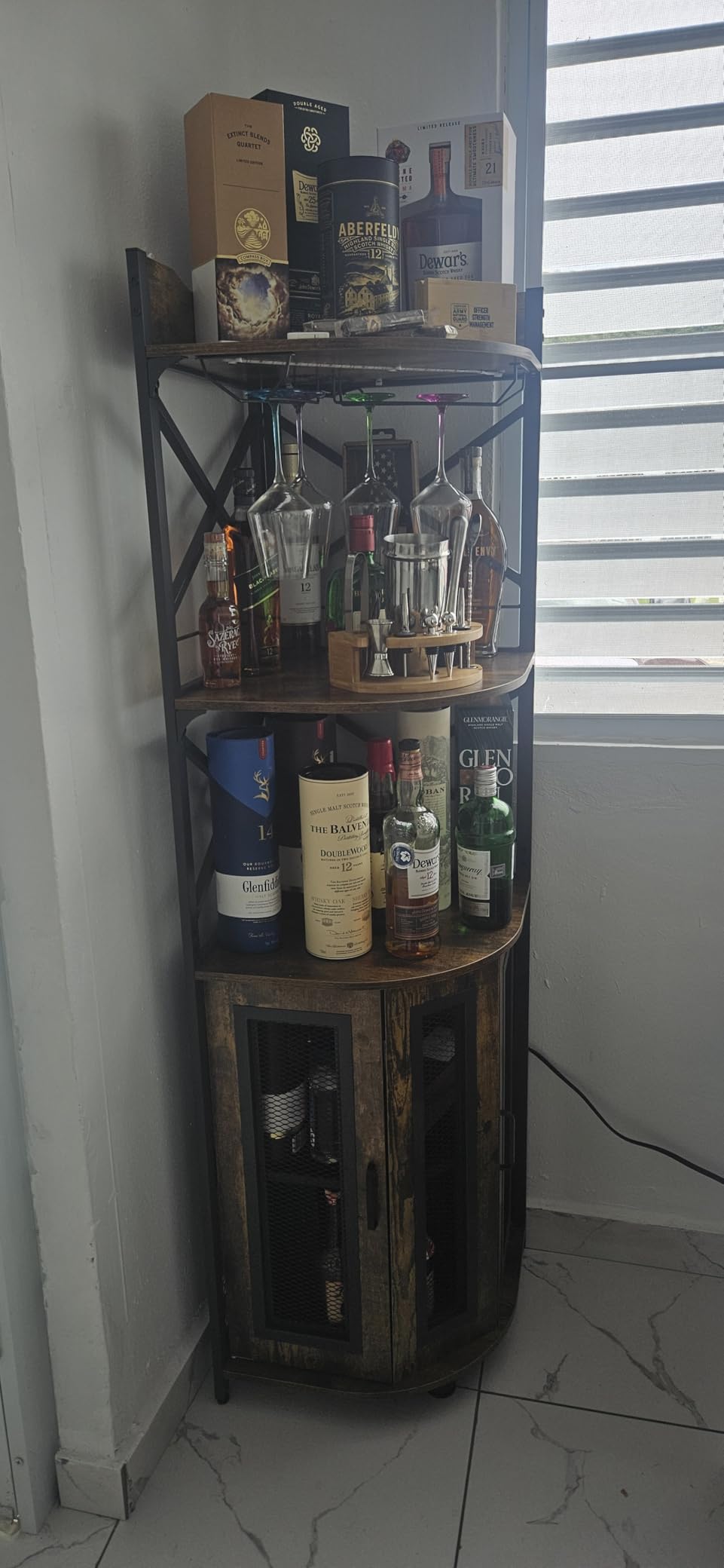 Aheaplus Corner Bar Cabinet with Power Outlet, Industrial Wine Cabinet with LED Strip and Glass Holder, 5-Tiers Liquor Cabinets Bar Unit for Home, Corner Display Cabinets for Small Space, Black customer photo 1