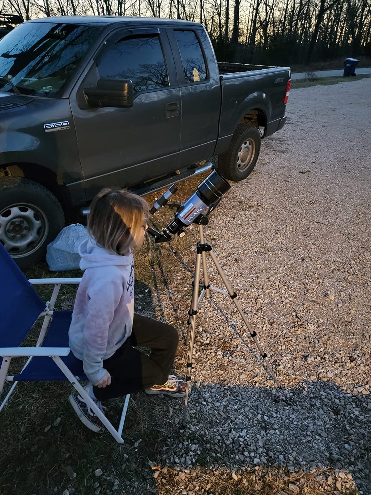 ESAKO Telescope for Kids & Beginners, 70mm Aperture Portable Telescopes with 3 Eyepieces, Height Adjustable Tripod & Phone Adapter & Remote Control Gift for Christmas customer photo 1