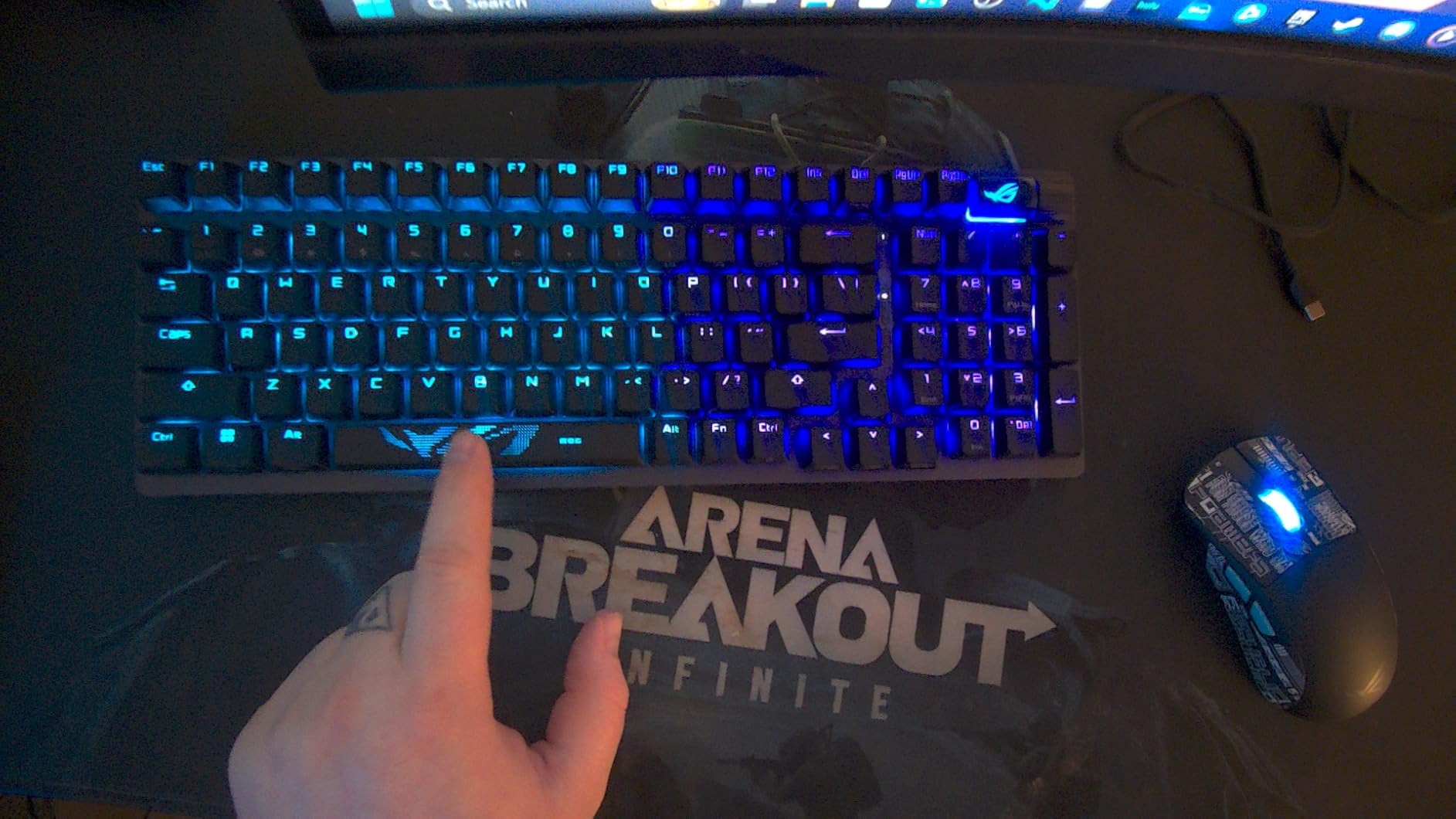 ASUS ROG Strix Scope II 96 Wireless Mechanical Gaming Keyboard - 96% Full-Size, Tri-Mode Connectivity, Hot Swappable Pre-lubed ROG NX Snow Linear Switches, PBT Keycaps, RGB, PC/Mac Support-Black customer photo 2