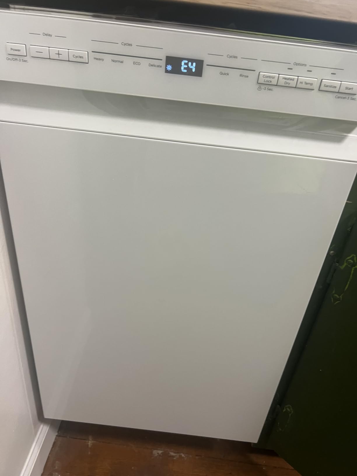 Midea 18 Inch Built-in Dishwasher, Slim Space-Saving Design with 8 Place Settings, 6 Washing Programs & Stainless Steel Tub, Energy Star Certified Dishwasher with Heated Dry & High Temp Wash, Silver customer photo 2