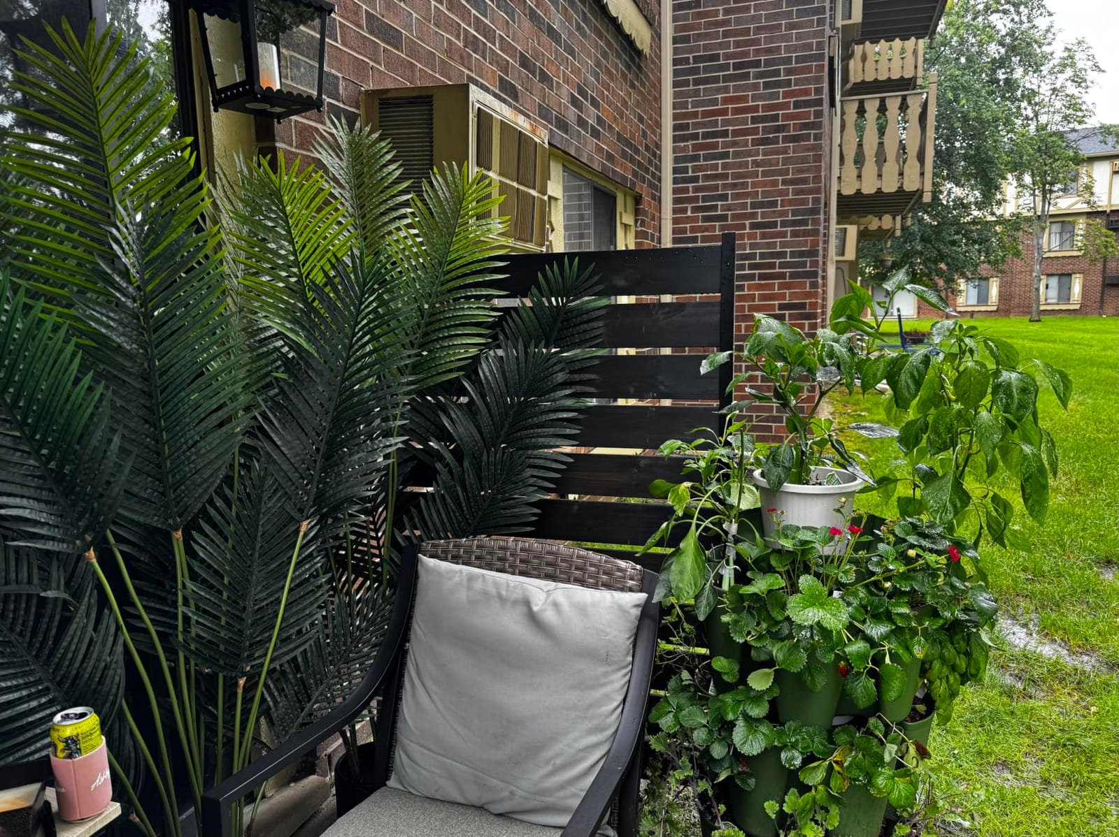 Enclo Concord Privacy Screen, Cedar Wood DIY No Dig Kit | 5ftH x 3.2ftW, Pre-Stained, 1 Panel, Hide Trash Cans, EC18022 customer photo 2