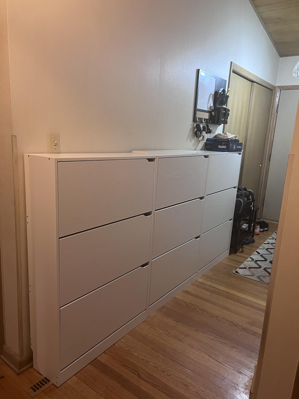 BORNOON Shoe Cabinet with 3 Flip Drawers, Hidden Wood Shoe Cabinet, Freestanding Shoe Storage Cabinet for Entryway Hallway. White. 47.2
