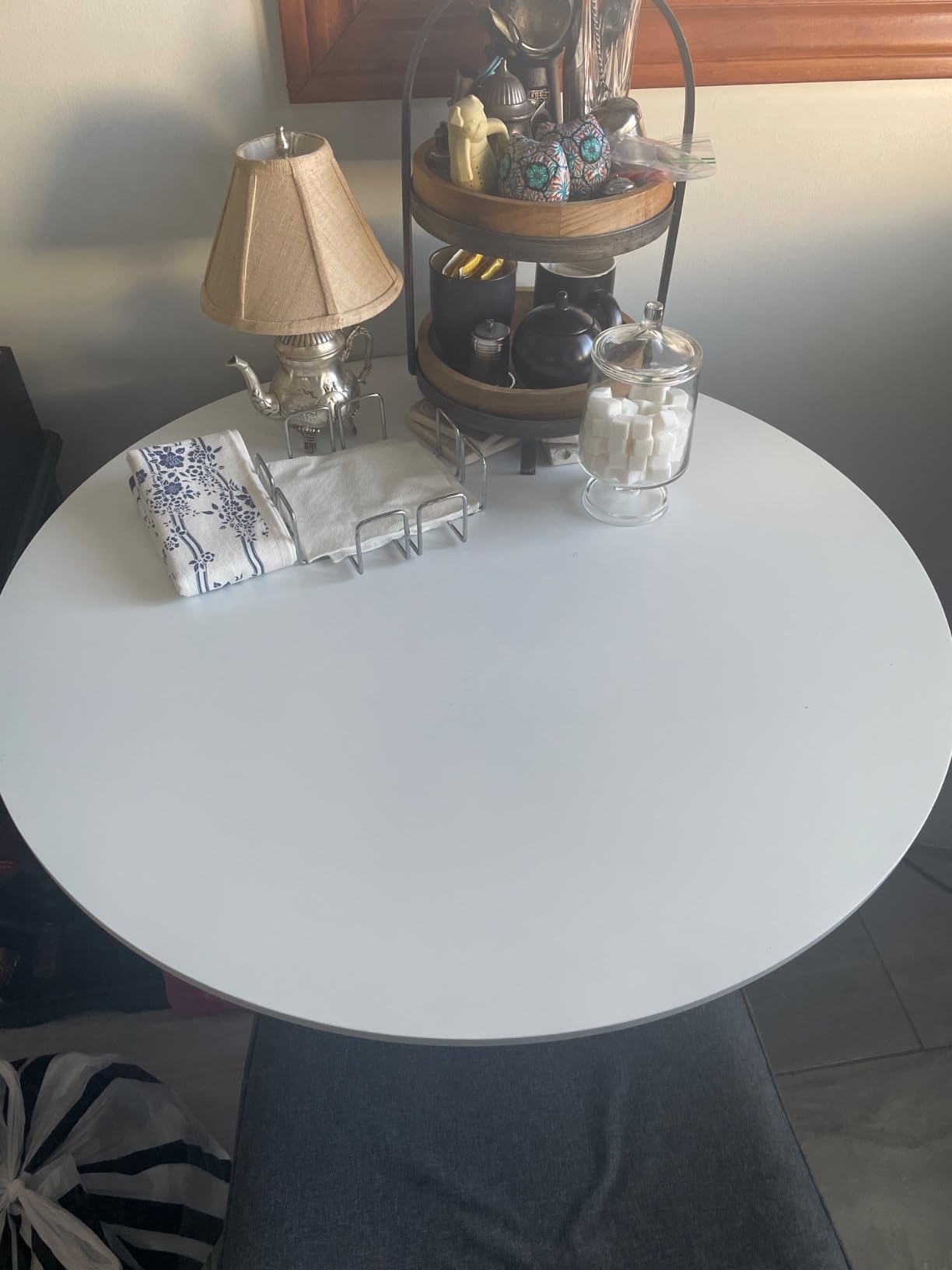 Black Round Dining Table, 31.5