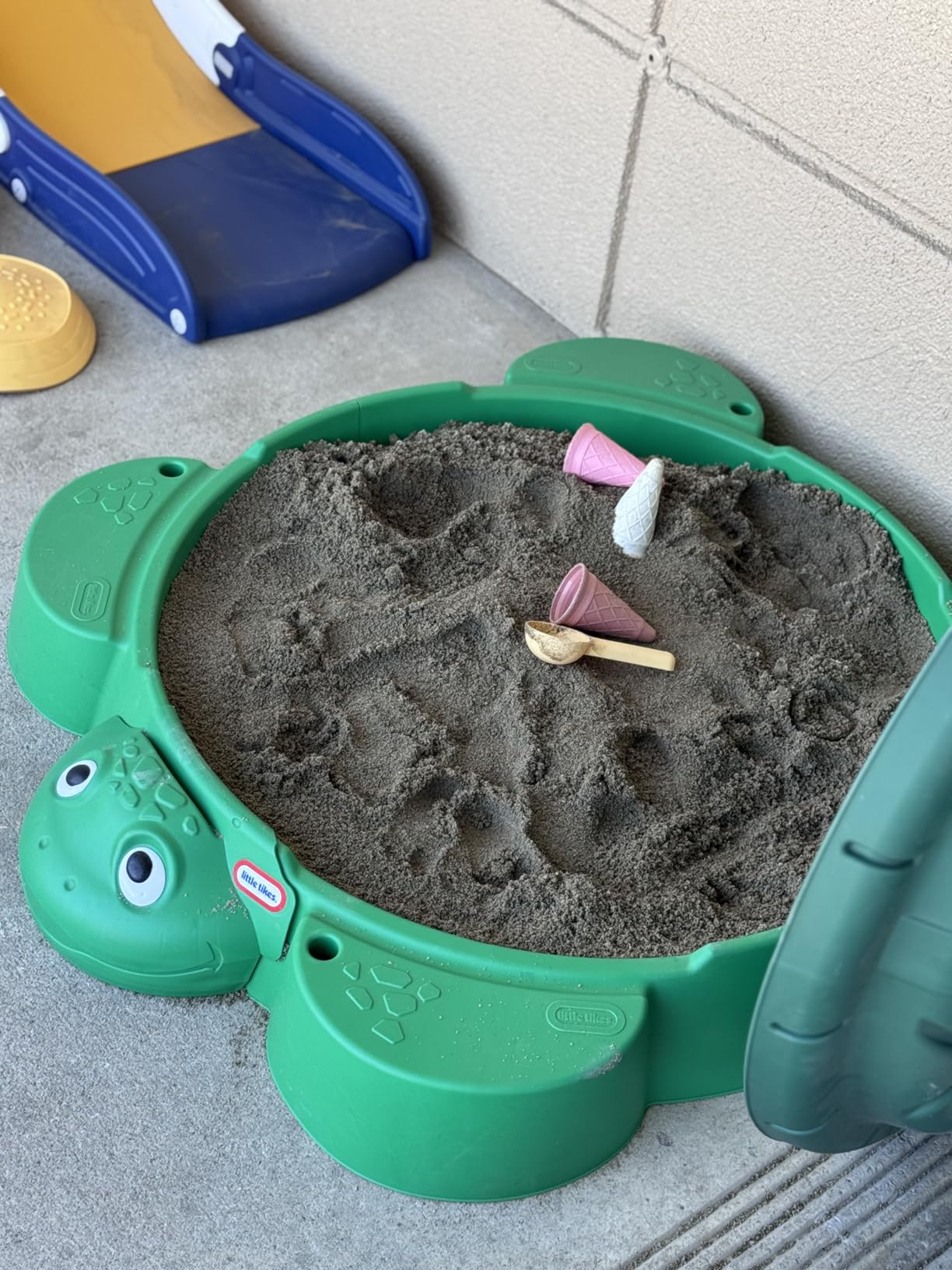 Little Tikes Turtle Sandbox, for Boys and Girls Ages 1-6 Years customer photo 2