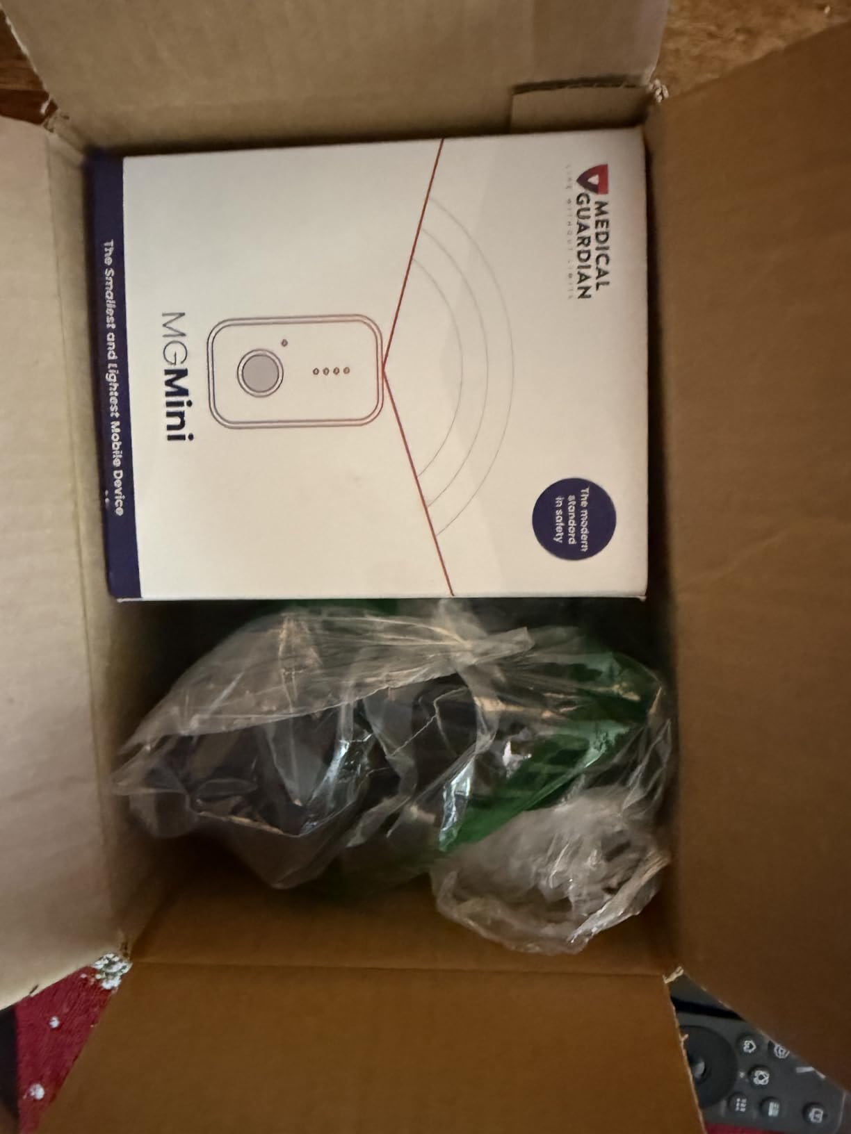 Medical Guardian MGMini Medical Alert Device for Seniors | Subscription Required | SOS Button, Emergency Location Assistance, 24/7 Monitoring | Black customer photo 2