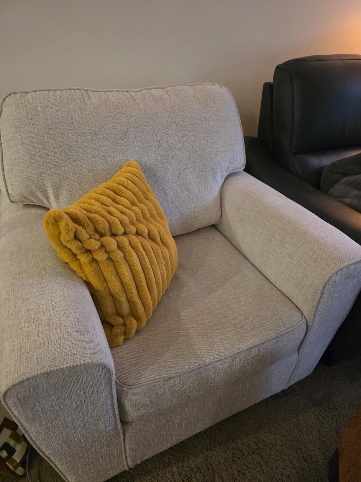 Signature Design by Ashley Cashton Oversized Accent Chair, Blue Arm Chair | Soft 100% polyester chenille, Durable wood and engineered wood frame, Spacious design for ultimate living room comfort customer photo 1