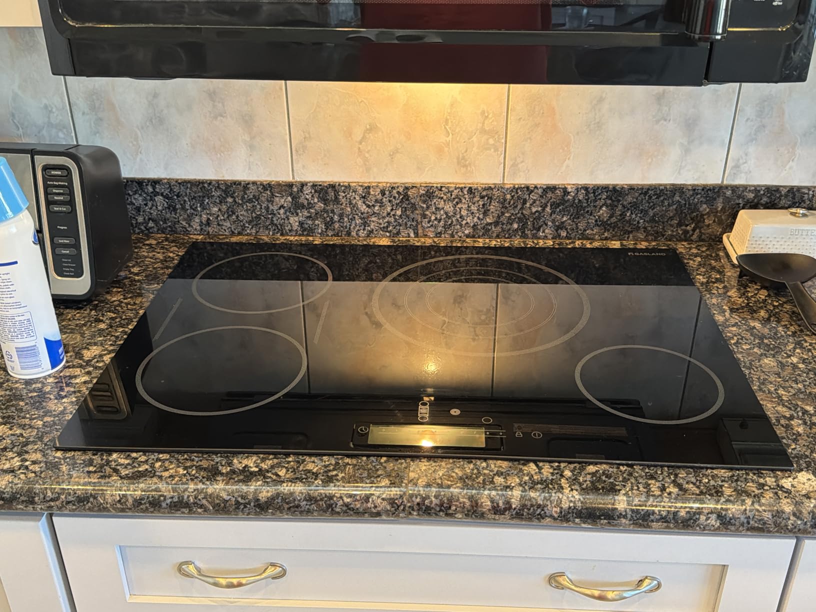 GASLAND 30 Inch Electric Cooktop, 4 Burners with Bridge Element, 220V | ETL Certified, 8600W High Power, Prepare Multiple Dishes Simultaneously, Slide Touch Control, Ideal for Family Kitchens customer photo 2