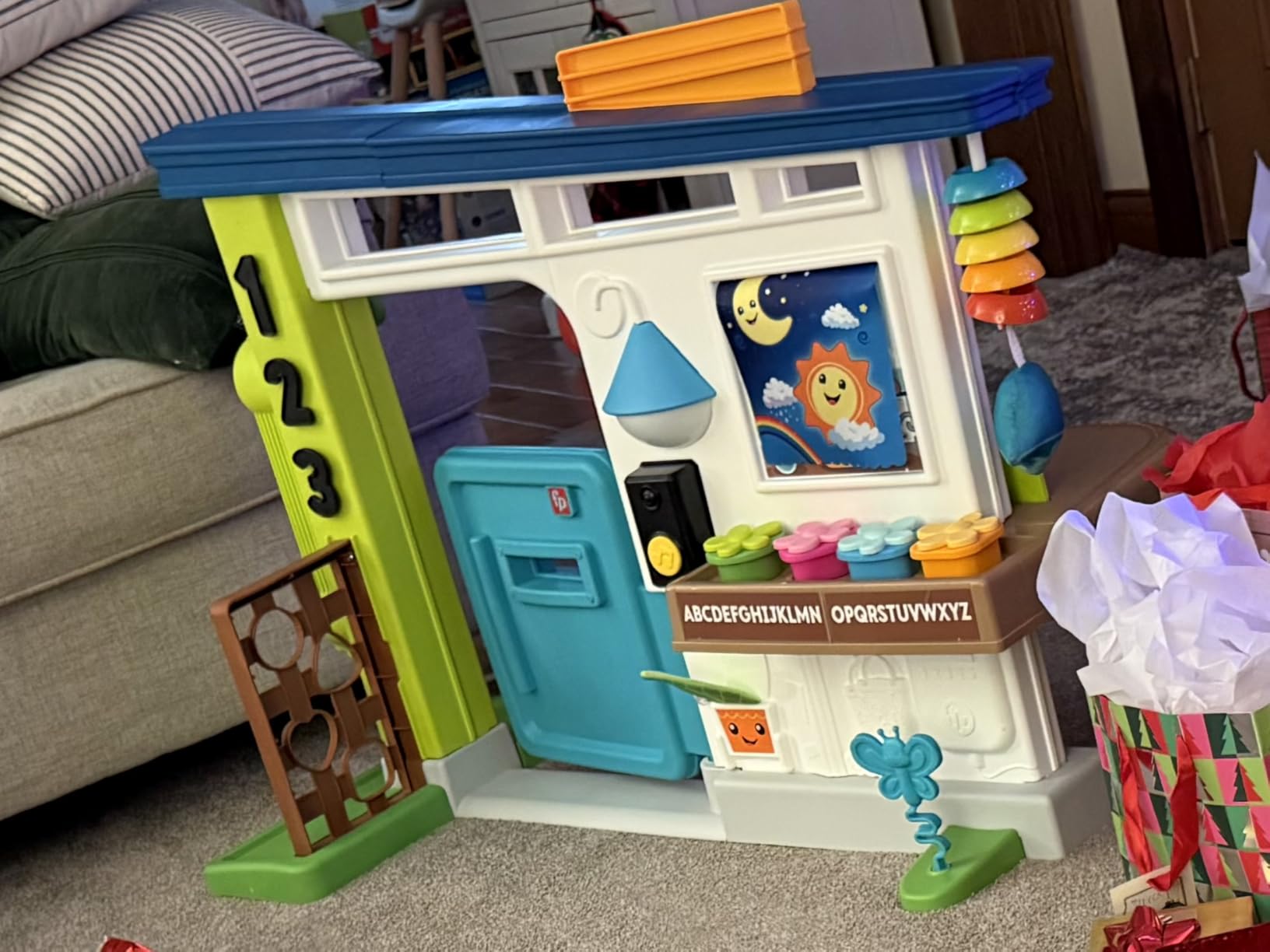 Fisher-Price Baby Learning Toy Laugh & Learn Ultimate Playhouse with Smart Stages & 9 Pretend Play Accessories, Infants & Toddlers Ages 6+ Months customer photo 2