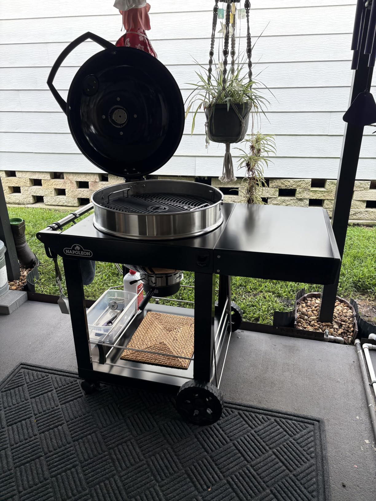 Napoleon PRO22 Charcoal Kettle Grill with Folding Cart, Black, Porcelain-Enameled Lid and Bowl customer photo 2