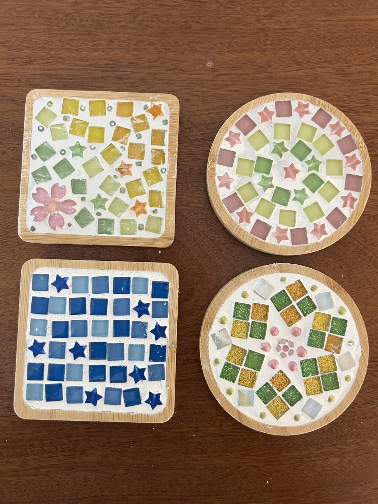UXORSN 4 Sets DIY Mosaic Coaster Kit for Adults, Sunflower Star Tile Coaster Craft, Mixed Color Glass Mosaic Kit with Bamboo Coaster customer photo 2