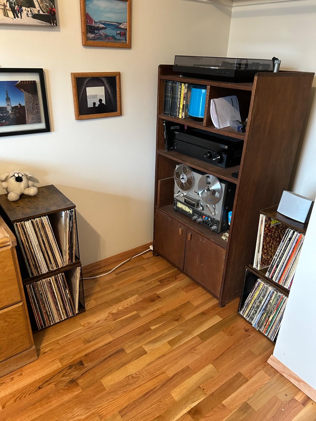 2 Cubes of Record Holder Shelf Storage Furniture - DIY Stackable 80-110 Vinyl Album Visualize Storage Box Cube - Natural Wooden Organizer Crate Cabinet customer photo 1