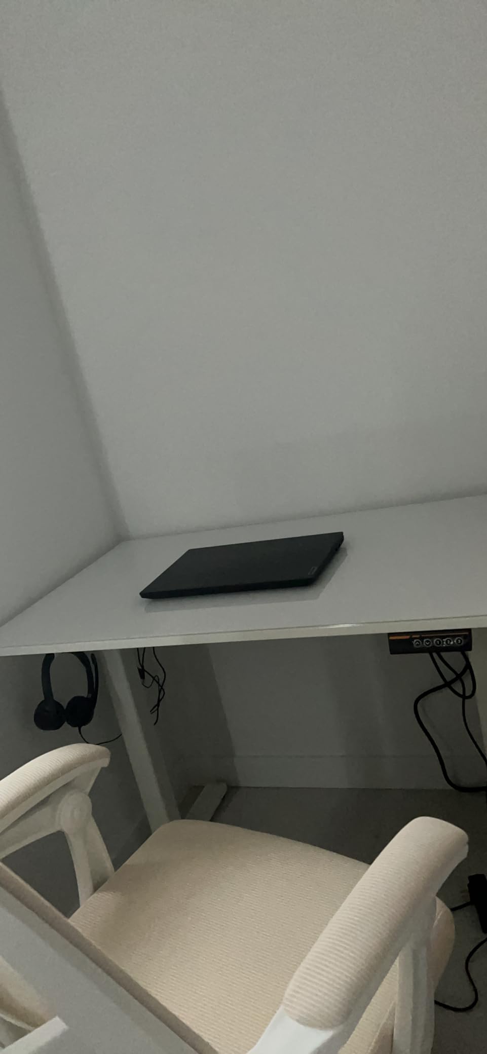Claiks Glass Standing Desk 48x24 Inch Super White | Smooth Height Adjustment, Tempered Glass Top, 3 Memory Presets, Stand Up, 132 lbs Capacity, Quick Install customer photo 2