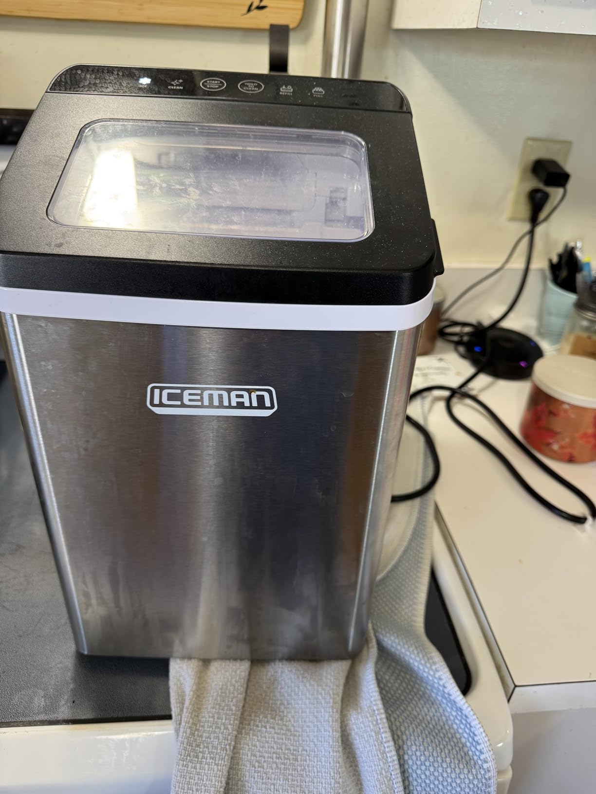 ICEMAN Dual-Size Ice Maker Countertop - Portable Ice Machine, Large and Small Ice Machine Maker with Self Cleaning, 9 Cubes in 7 Mins, 22lbs/24hrs, for Home, Kitchen, Office, Party, Ice Scoop Included customer photo 2