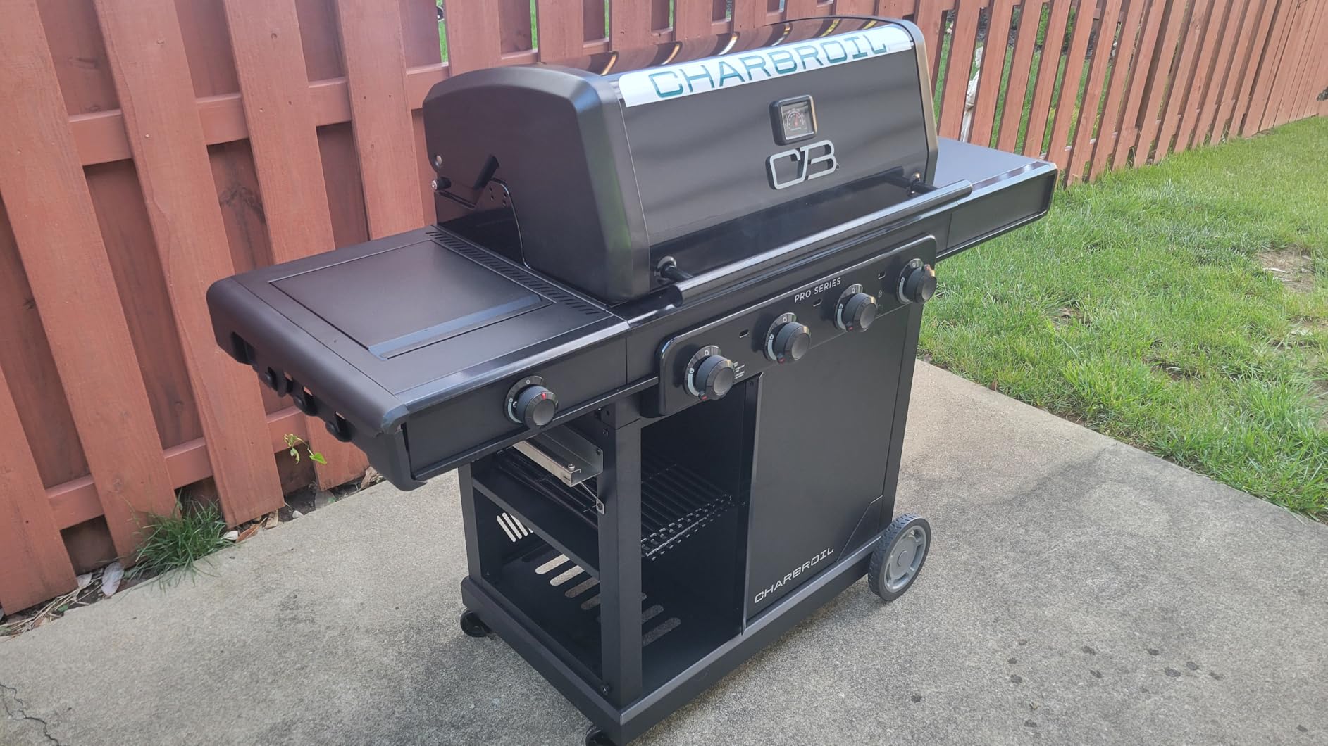 Char-Broil Pro Series with Amplifire Infrared Technology 4-Burner Propane Gas Grill Cabinet with Side Burner, Black - 463281024 customer photo 1