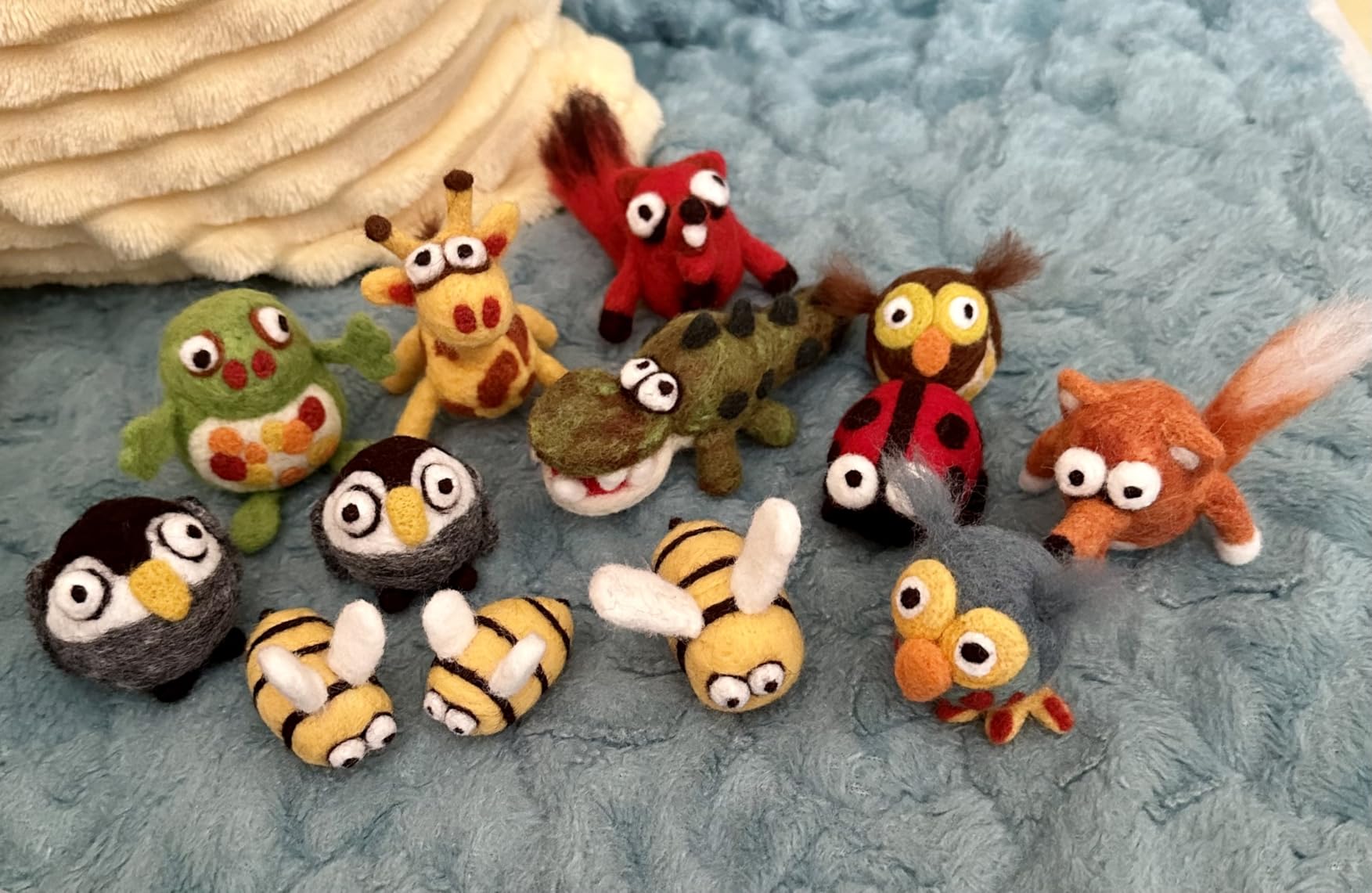 Fedmut Needle Felting Wool Kit Felting Kit, 13 Cute Animals Tools Supplies | 26 Colors Vibrant Wool, Needle Felting Starter Kit with Instruction, Felting Tools Supplies for Beginners & Adults customer photo 2