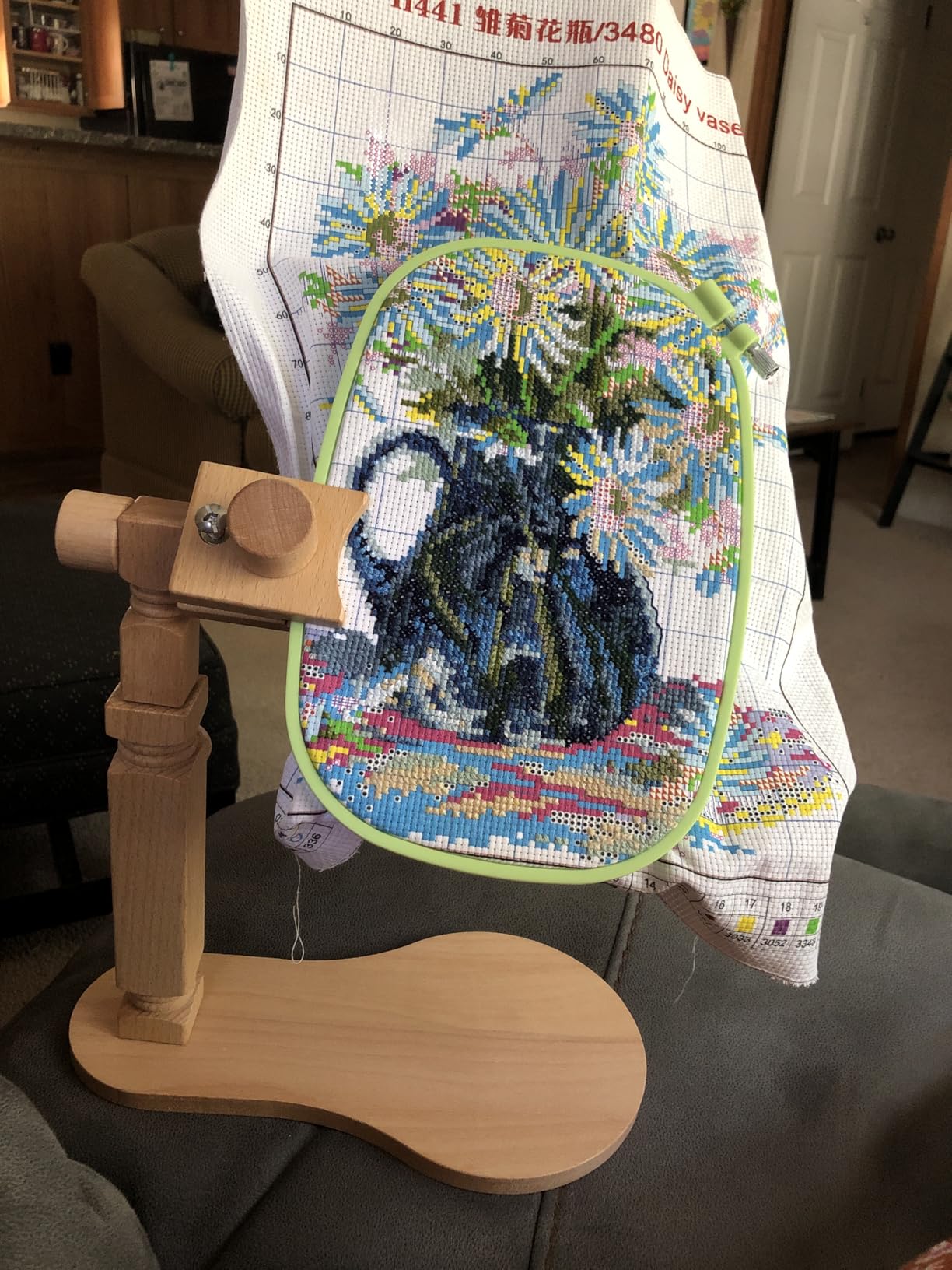 TINDTOP Beech Wood Embroidery Hoop Stand with 3pcs Embroidery Hoops customer photo 2