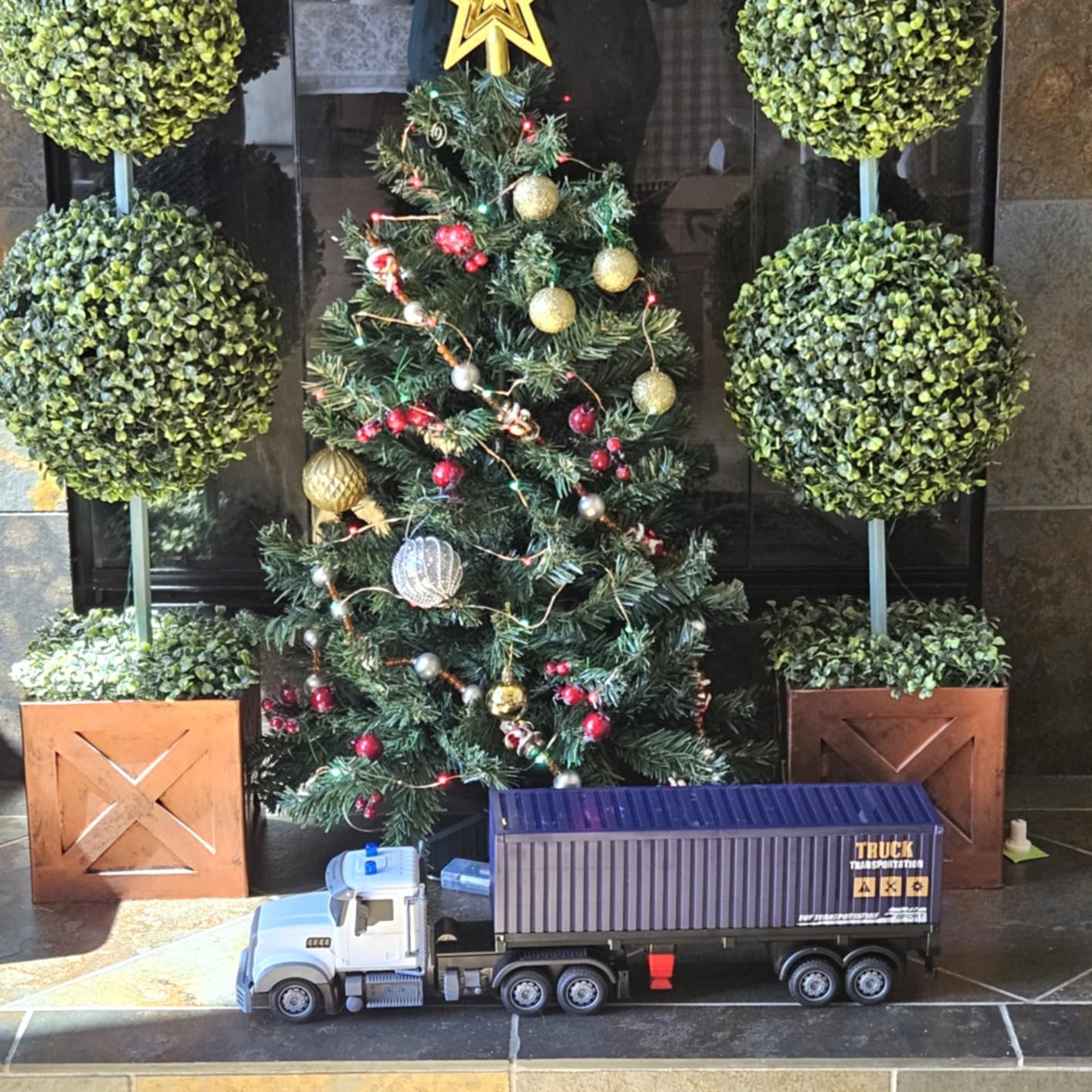 Remote Control Semi Truck with Trailer,Great Gift for Boys Girls | 24 Inch RC Semi Truck Toy for Kids,1:24 Container Truck with LED Lights & Music, Great Gift for Boys Girls customer photo 1