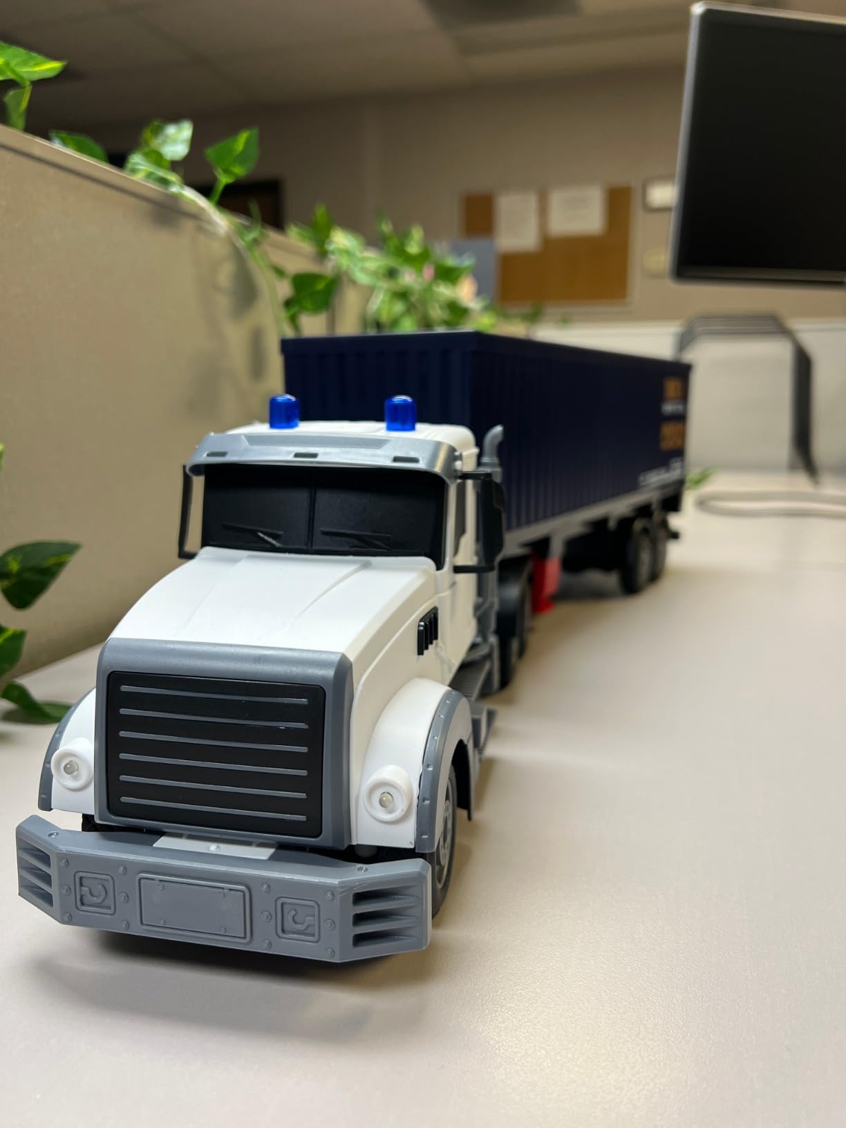 Remote Control Semi Truck with Trailer,Great Gift for Boys Girls | 24 Inch RC Semi Truck Toy for Kids,1:24 Container Truck with LED Lights & Music, Great Gift for Boys Girls customer photo 2