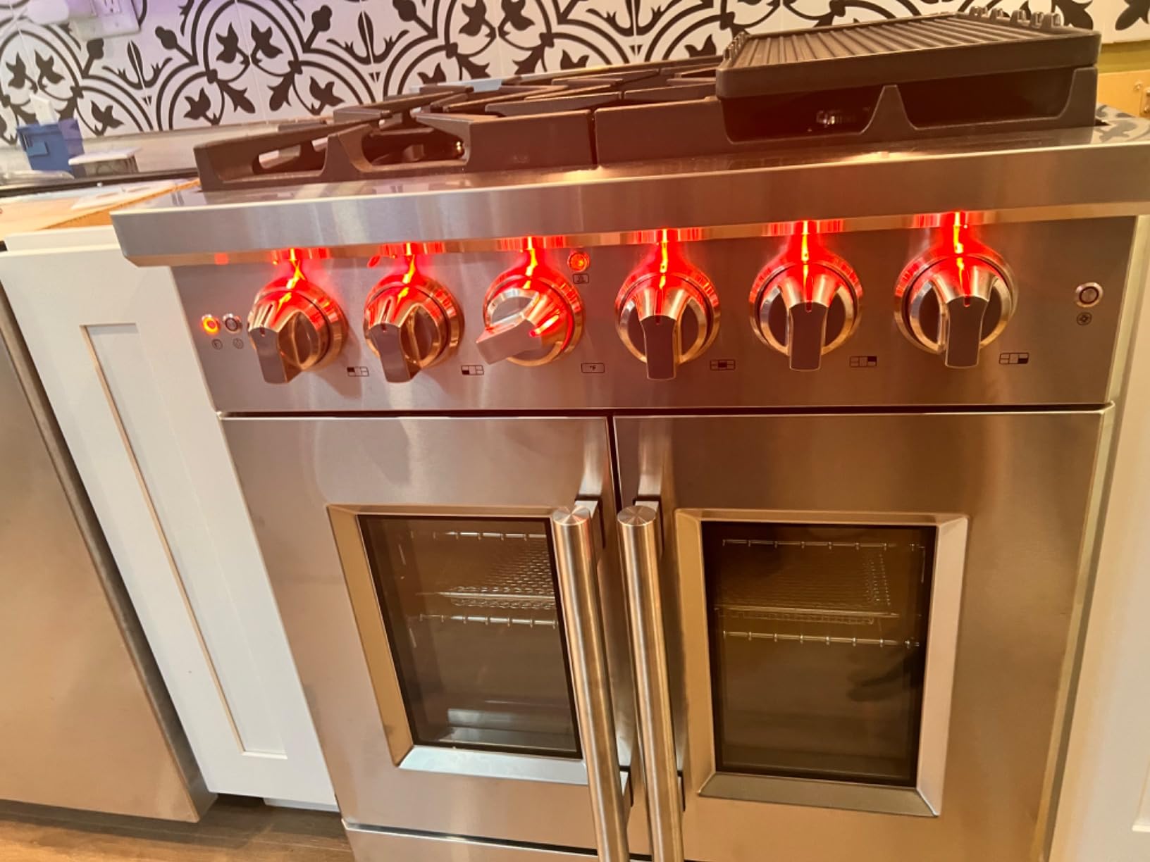 Forno Massimo 30-inch French Door Gas Range with 1 Sealed Dual-Ring Brass Burner, 4.32 Cu.Ft Convection Fan Oven with 30,000 BTU - Modern Design Kitchen Range with Air Fryer Basket, Rack & Drip Pan customer photo 2