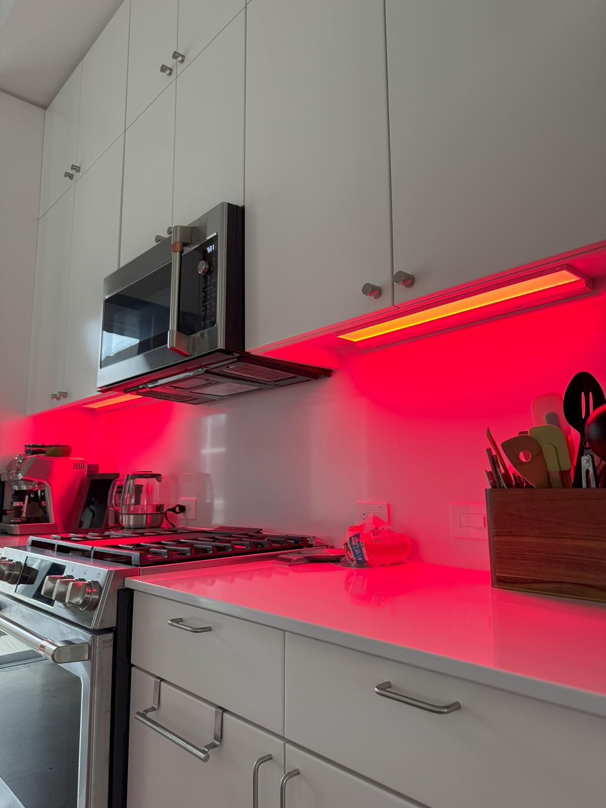 GE CYNC Reveal HD+ Smart LED Undercabinet Bar Light, 24 inches | Color Changing & Tunable White 2000K to 7000K, Wi-Fi, Works with Alexa & Google Home, Plug-in or Direct Wire, No Hub Required customer photo 2