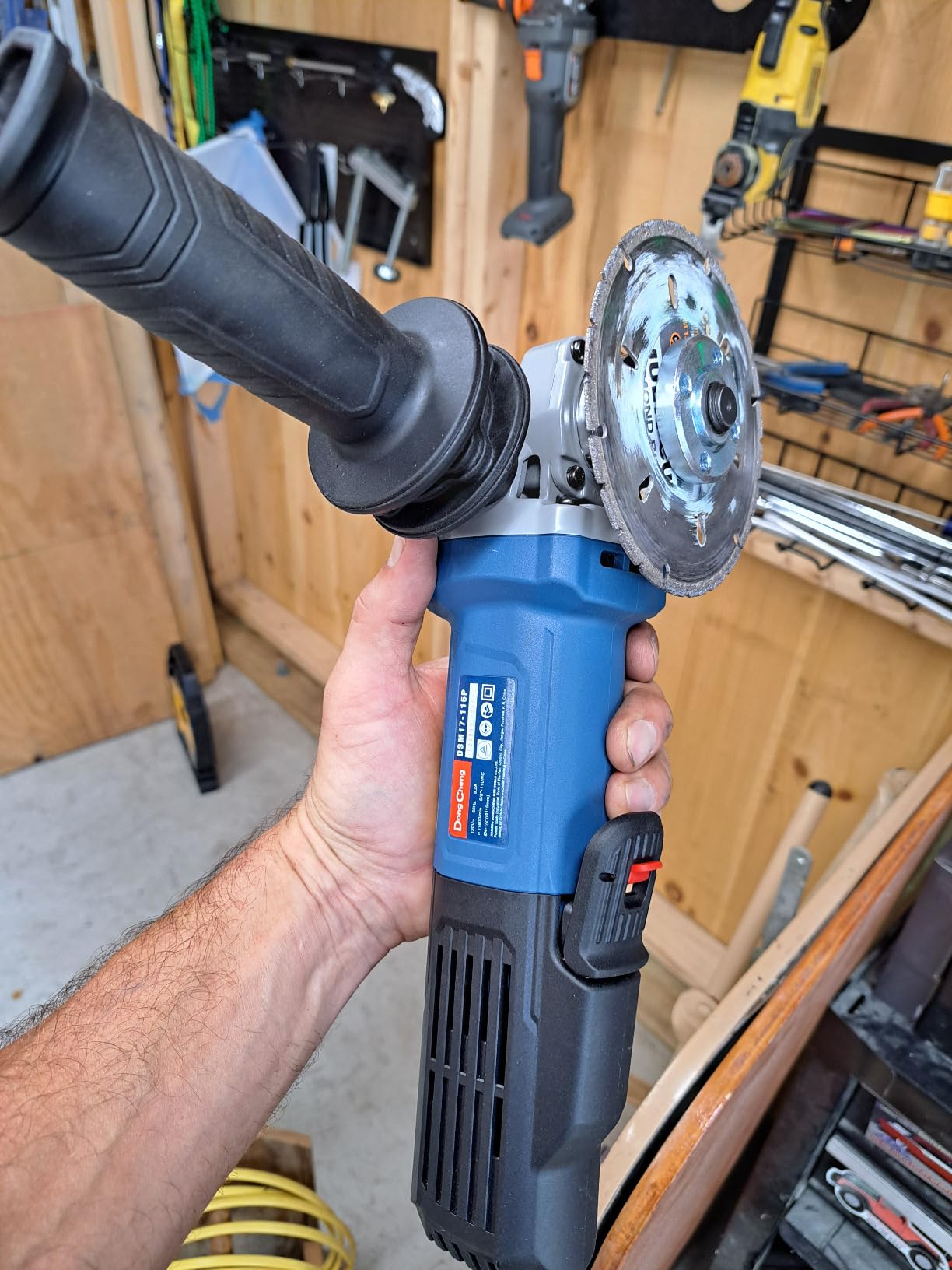 DongCheng 9.2 Amp Power Angle Grinders, 4-1/2 in., 11800RPM, Tool-Free Guard, Electric Metal Grinder Tool, Small Corded Angle Grinder, Paddle Switch, Shockproof Handle for Cutting, Grinding, Polishing customer photo 2