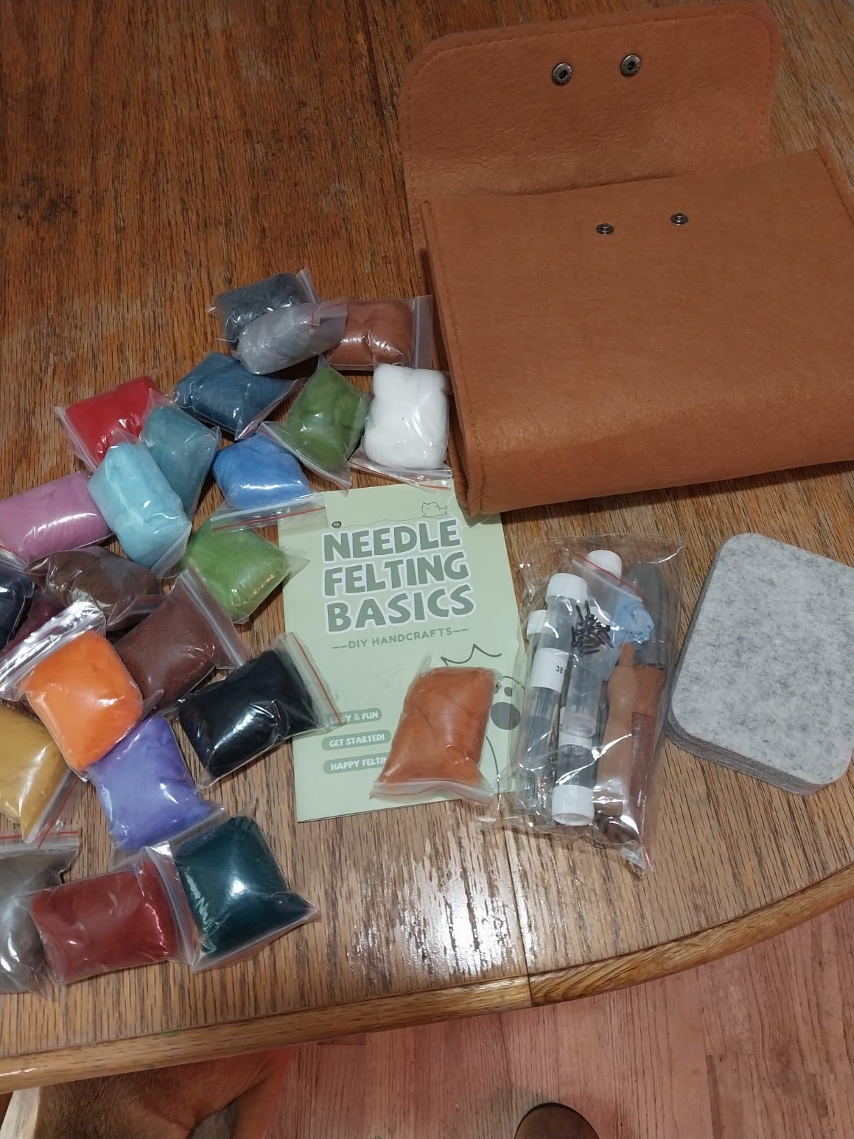 ZXIIXZ Needle Felting Kit, 24 Colors Felting Wool Kits | Felt Kit with Felt Bag, Needles, Pad, Wool Roving Bulk, Step by Step Instructions for Beginners Adult for DIY Crafts customer photo 2