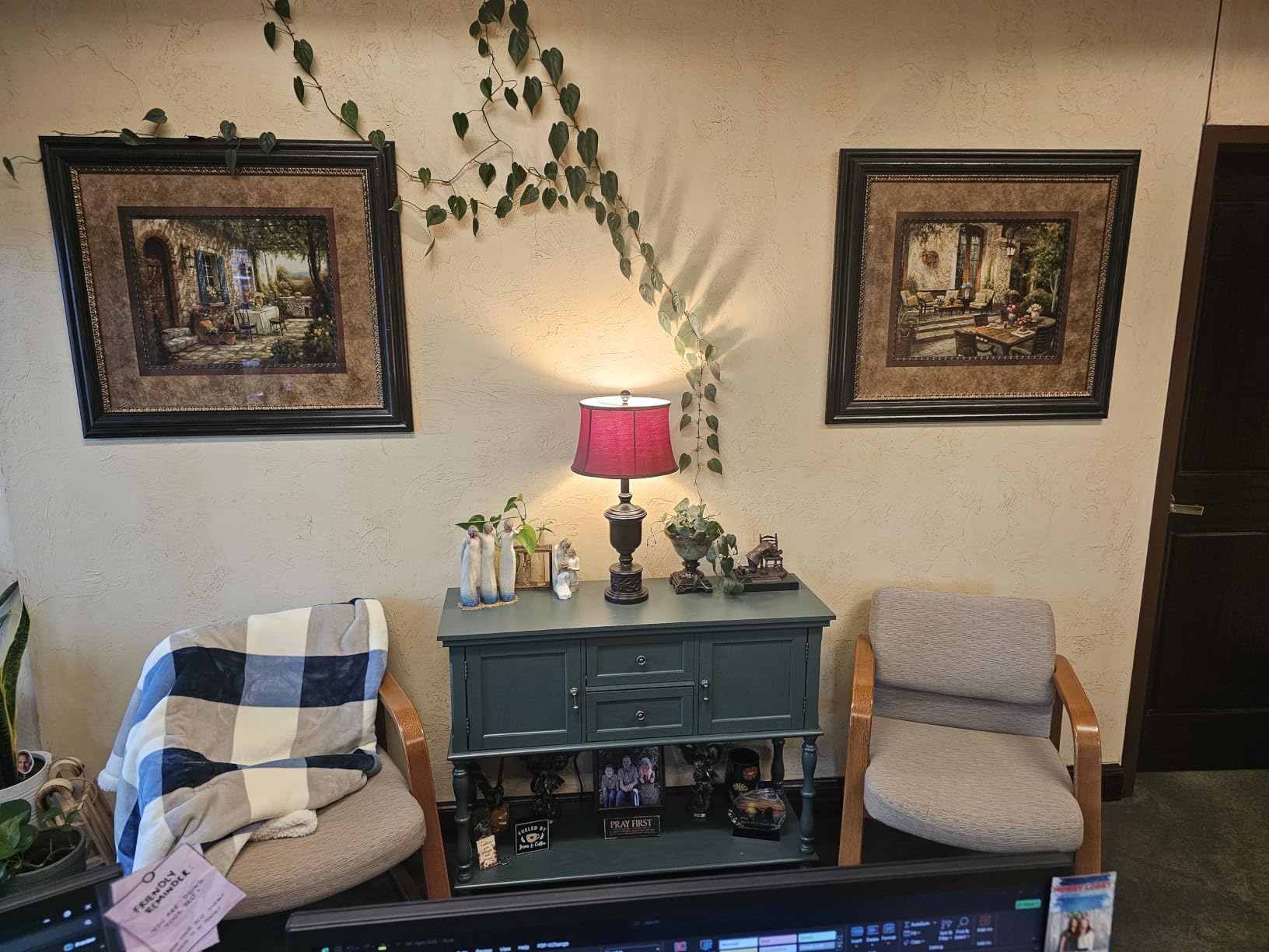 ARTPOWER Console Table with 2 Drawers, Retro Entryway Table with 2 Door customer photo 2