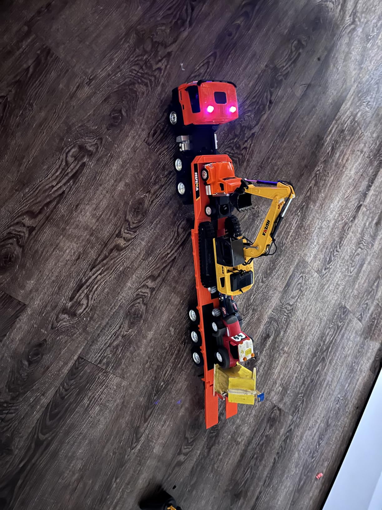 Fistone RC Semi Truck & Excavator Set, 2.4Ghz Remote Control Toys, 1:24 RC Semi-Trailer Engineering Tractor With Sound and Lights, Construction Vehicles for Boys customer photo 2