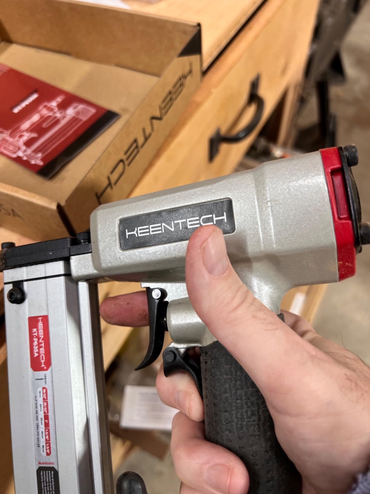 KEENTECH Pneumatic Pin Nailer 23 Gauge with 2160pcs 5/32