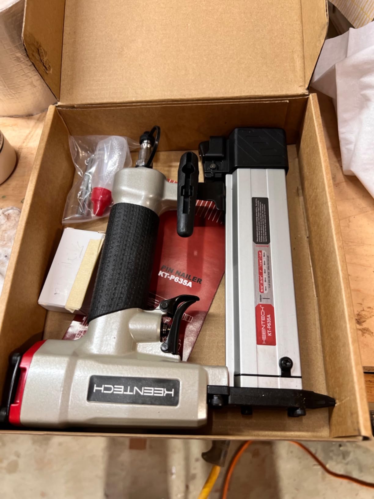 KEENTECH Pneumatic Pin Nailer 23 Gauge with 2160pcs 5/32