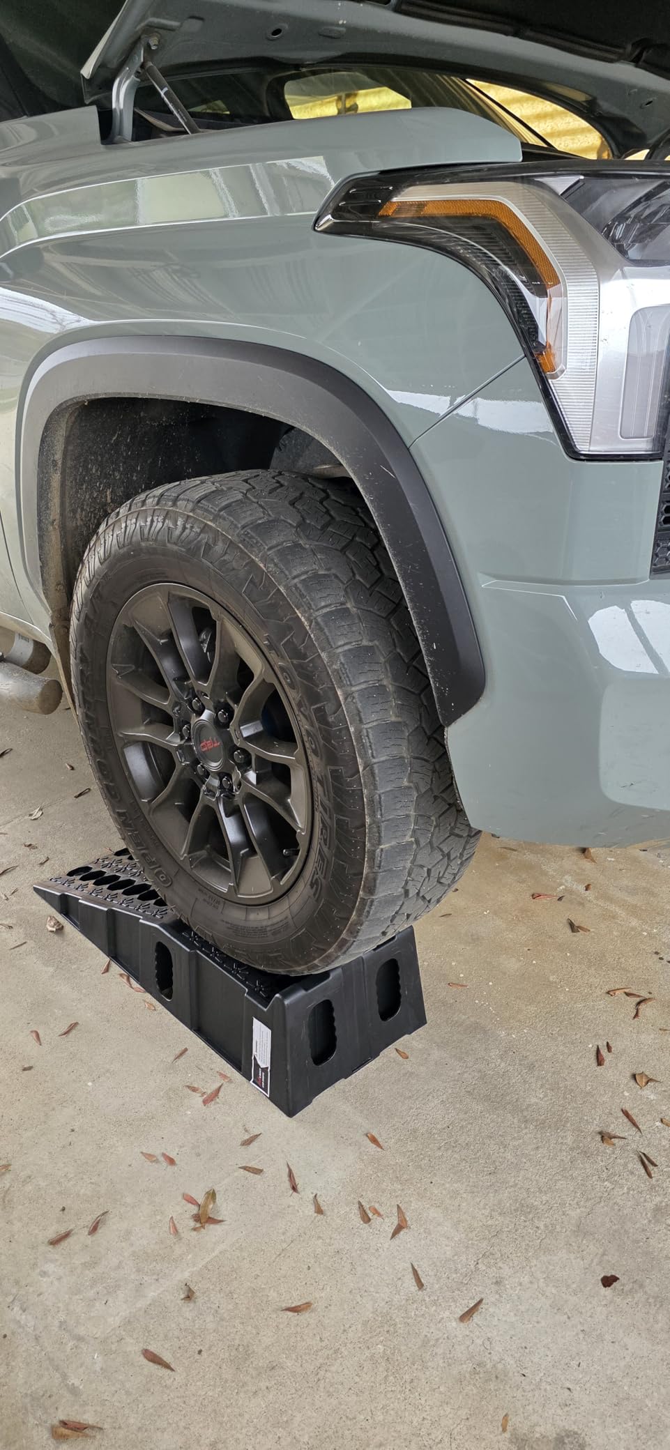 Nilight Car Ramps, 6.7 Inch Lift Vehicle Service Ramps - 16,000lb. GVW Capacity Per Pair, Ideal for Oil Changes and Garage Repairs, Heavy Duty Ramps for Trucks, SUVs and Cars customer photo 1