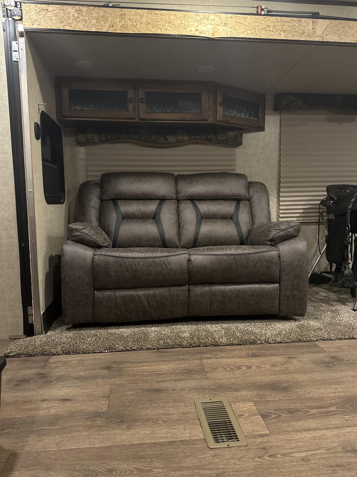 EBELLO Faux Leather Manual Recliner Chair, Modern Design Single Reclining Sofa Chair with Comfortable Armrest and Backrest, Furniture for Living Room, Bedroom, Brown customer photo 1